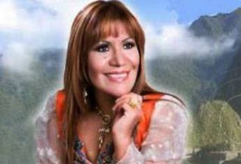 Alicia Delgado, reconocida cantante bernacular.