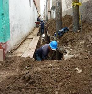 Mejoramiento de redes y conexiones de agua potable y alcantarillado del Pasaje 28 de Julio. 