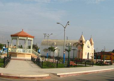 PLAZA IGLESIA AUCALLAMA