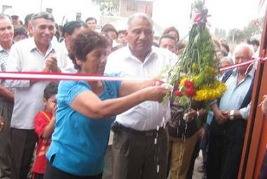 Alcalde de Aucallama Padrinos de inauguraciòn.