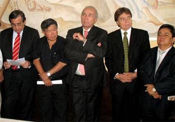 Jorge del Castillo, Nelson Chui, y César Zumaeta. 