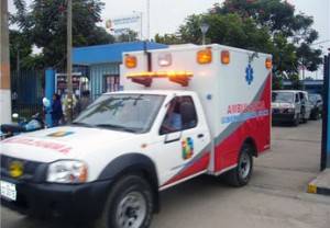 Ambulancia ingresando al nosocomio huaralino.