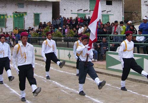 Foto archivo: Estudiantes de la parte alta de Huaral.