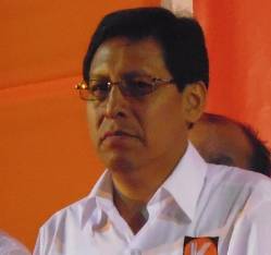 Dr. Juan Sarmiento A reunión de La Huaquilla fui convocado por directiva de la Junta Vecinal Huaralenlinea.com