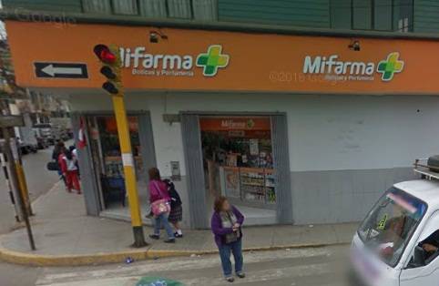 Delincuentes asaltaron farmacia en pleno centro de Huaral